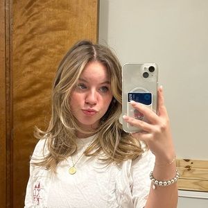 Meet your Posher, Elaina